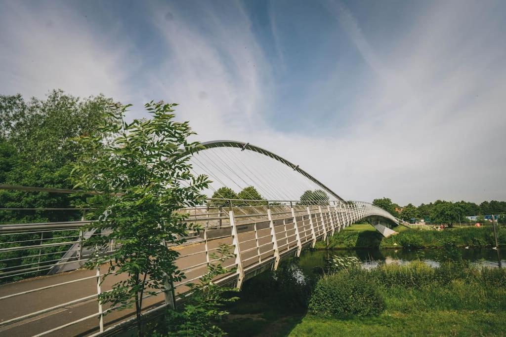 Holiday home Calm Cosy House With Beautiful Riverside Walk To Centre *