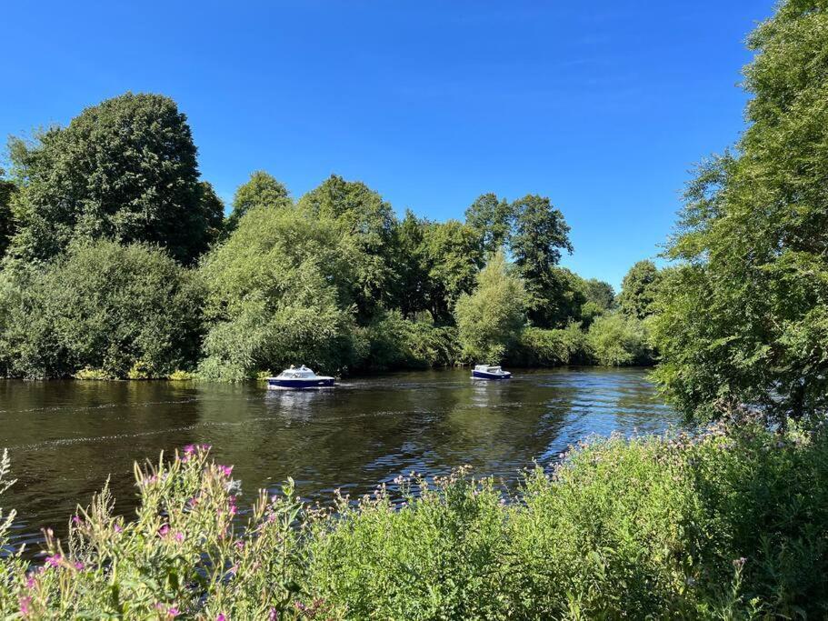 Calm Cosy House With Beautiful Riverside Walk To Centre