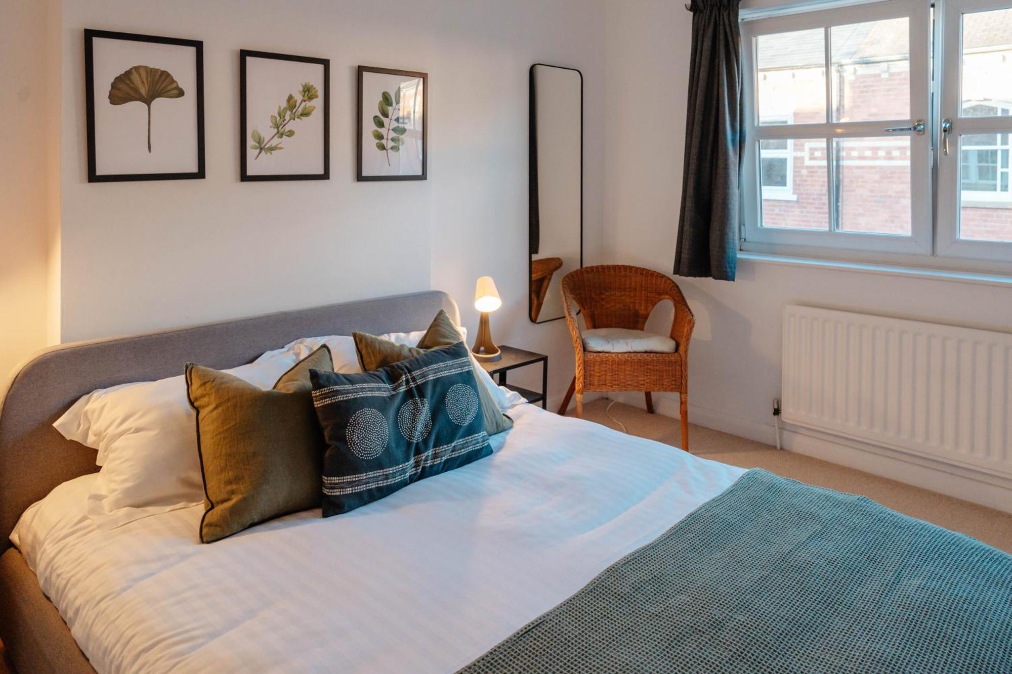 Calm Cosy House With Beautiful Riverside Walk To Centre Holiday home *