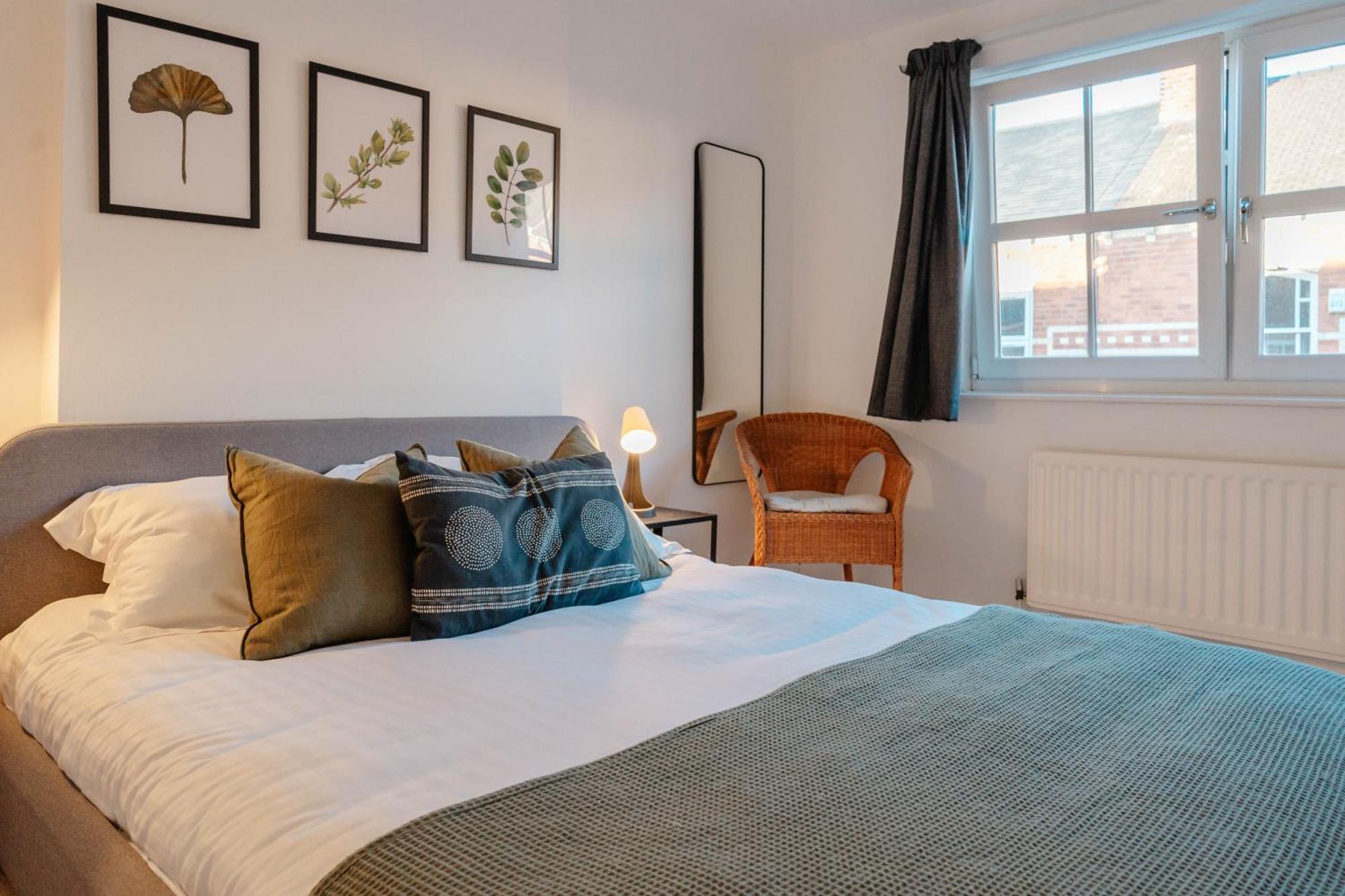 Calm Cosy House With Beautiful Riverside Walk To Centre Holiday home *