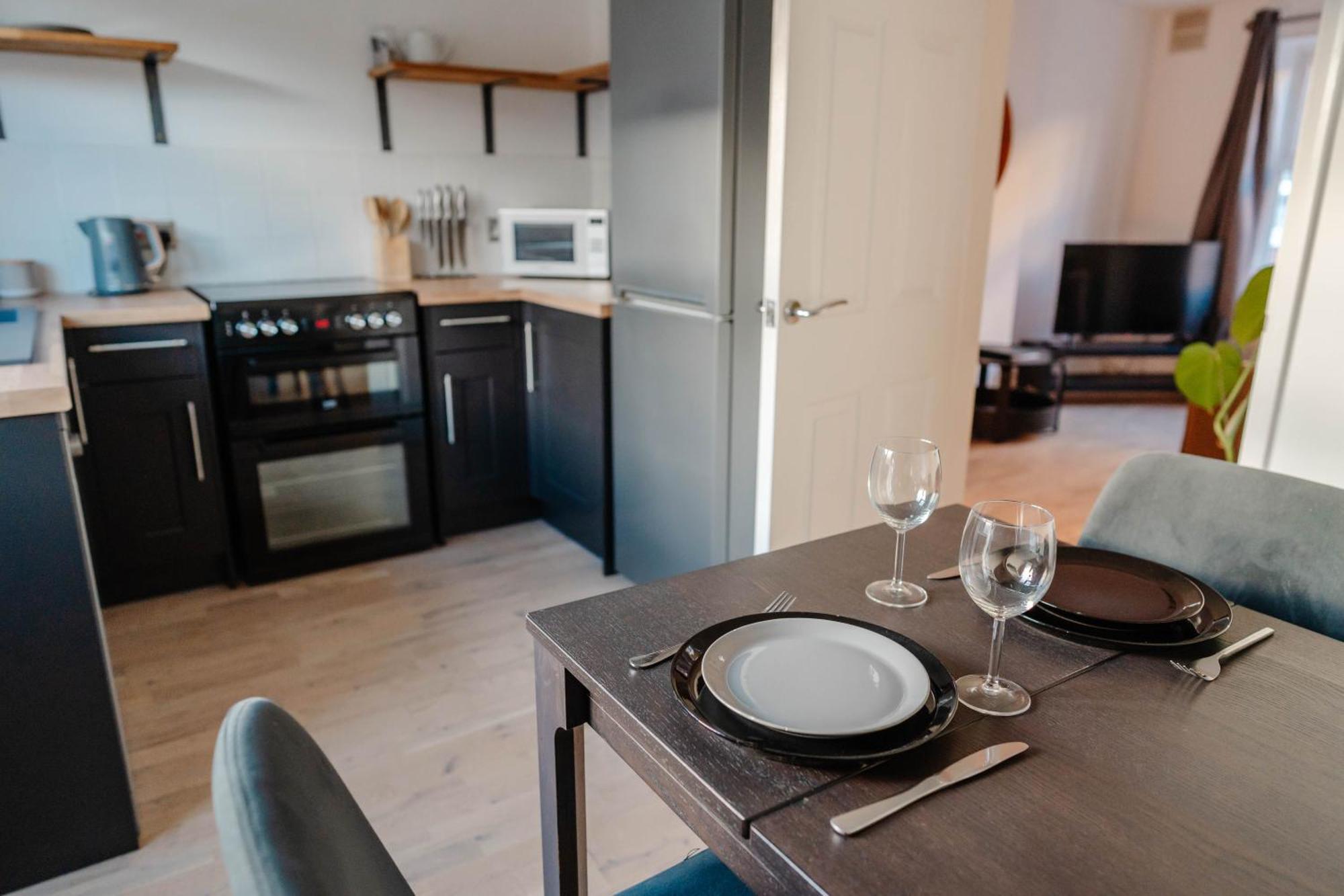Calm Cosy House With Beautiful Riverside Walk To Centre Holiday home